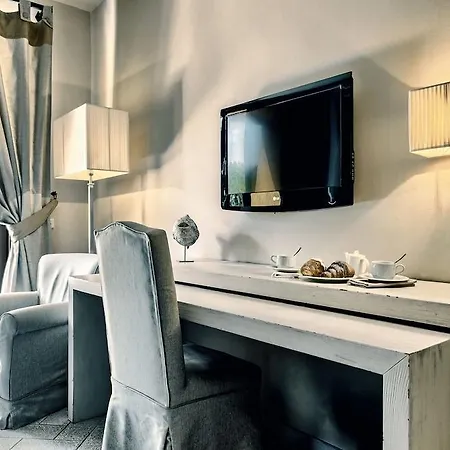 Roccamare - Casa Di Ponente Hotel 4*