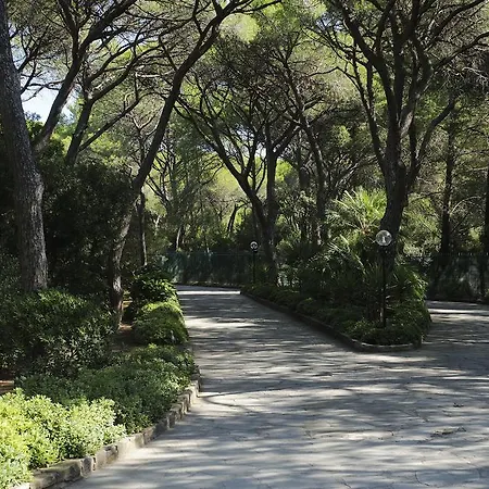 Hotel Roccamare - Casa Di Ponente 4*