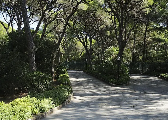 Hotel Roccamare - Casa Di Ponente 4*