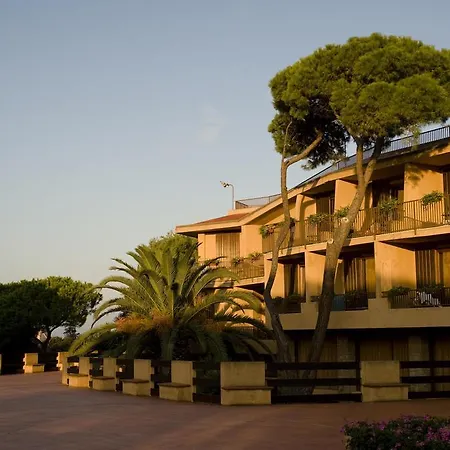 Hotel Roccamare - Casa Di Ponente 4*